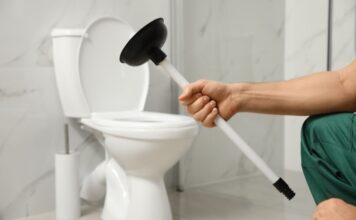 What to Do When Your Toilet Won’t Unclog When Your Toilet Won’t Unclog